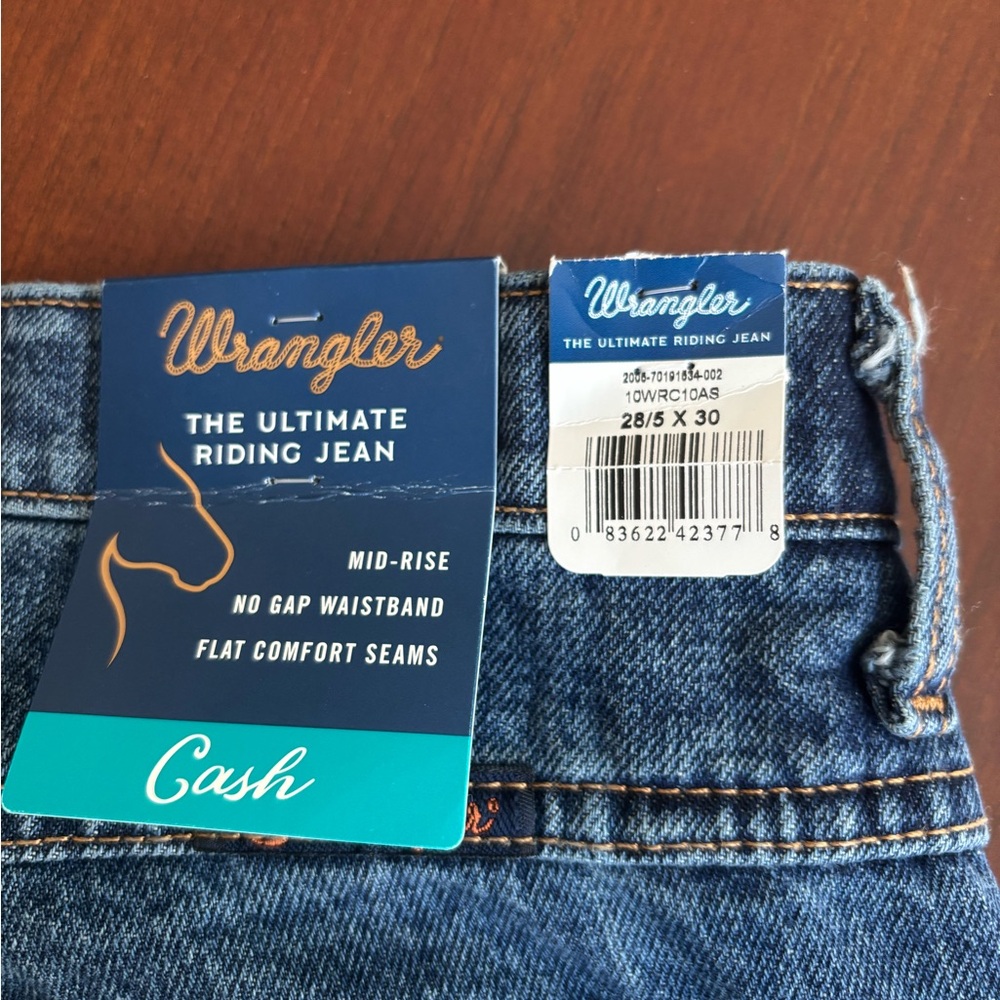 Wrangler Cash the Ultimate Riding Jean. Size 28/5 x 30